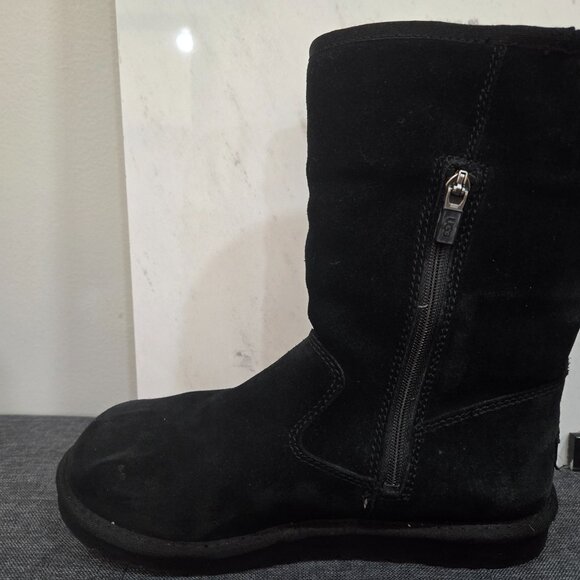 UGG Australia Worn ONCE Black Suede Sherling INNER Excellent Condition Size 5 - Picture 4 of 8